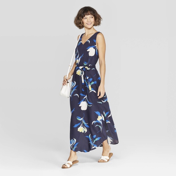 sleeveless v neck maxi dress